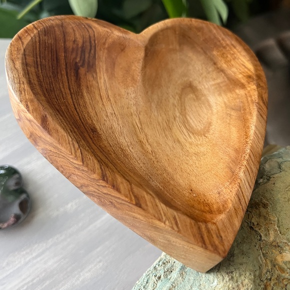 Wood Heart Dish - Picture 5 of 5